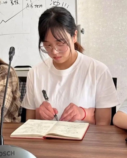 위치 절묘하군요
