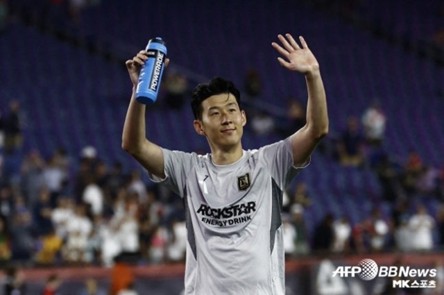 메시의 3배! 미국은 지금 ‘SON 홀릭’···“손흥민, LAFC 합류 1달 만에 유니폼 150만 장 판매 확실”···“MLS 역대 최고 기록”