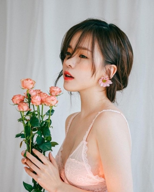 꽃다발들고