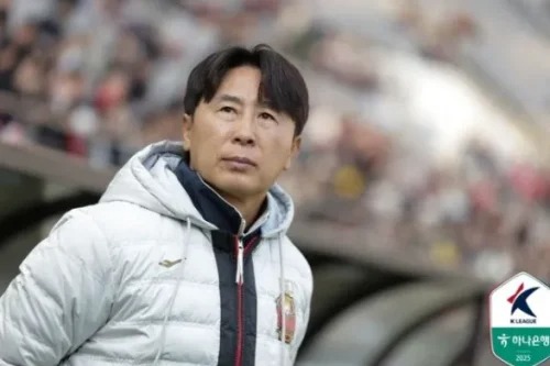 FC서울 김기동 감독, 홈 마지막 경기 완패 속 팬 야유에 고개 숙였다