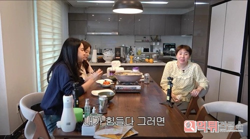 딸을 잘아시는 아버지 딸을 잘아시는 아버지